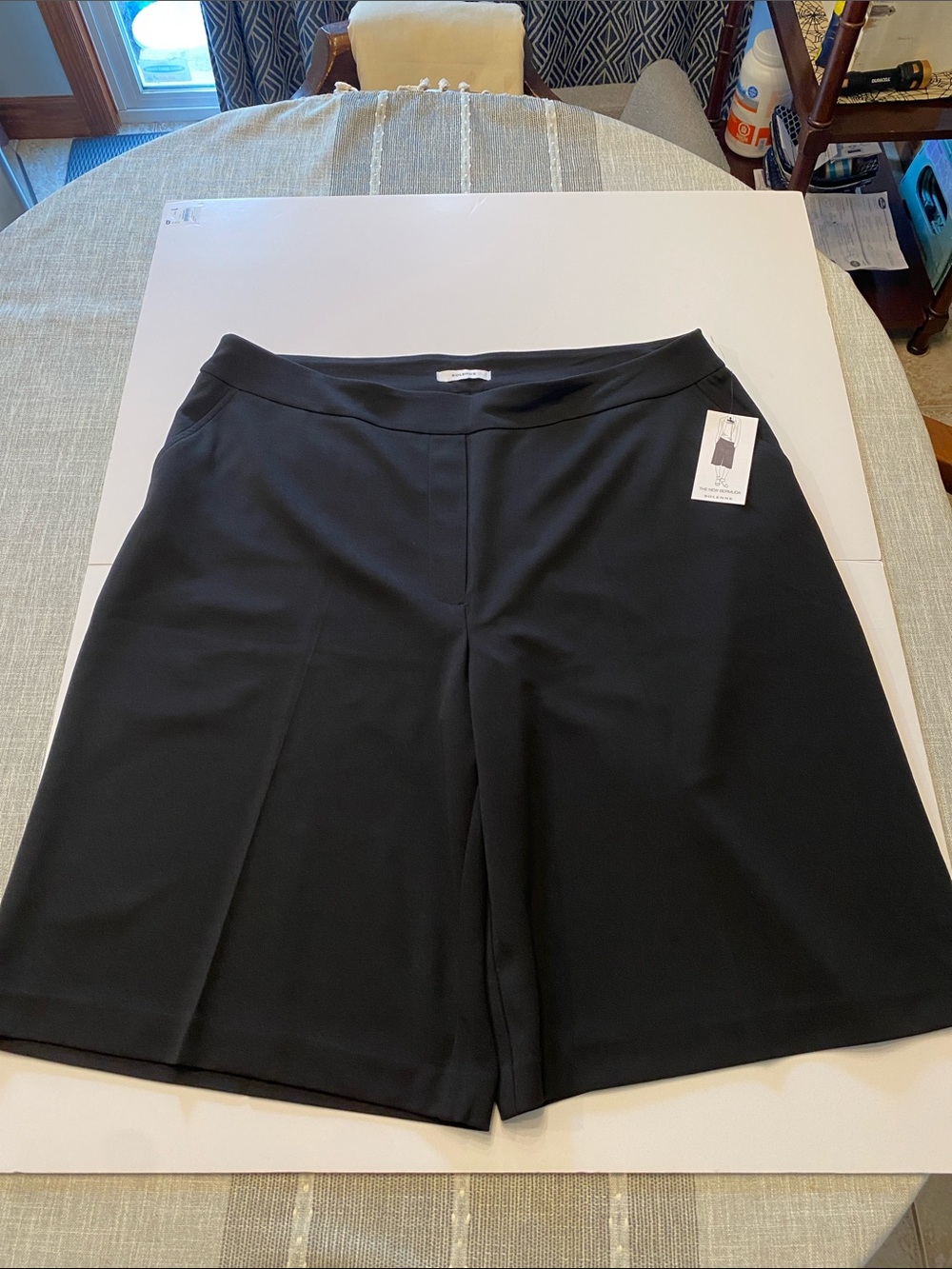 DISSH Black Wide-Leg Pull-On Bermuda Shorts